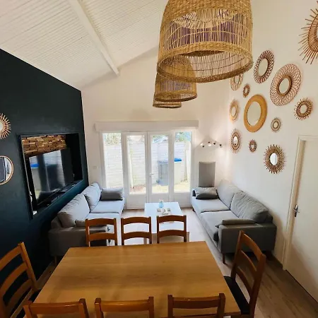 Holiday home A L'ombre Des Pins La Terriere