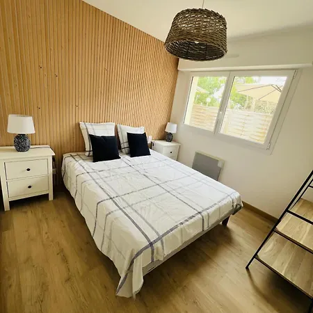 A L'ombre Des Pins Holiday home