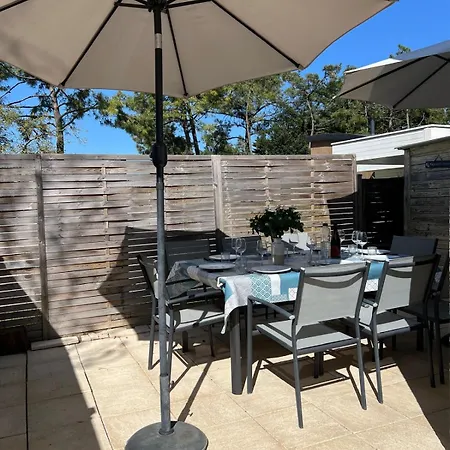 A L'ombre Des Pins Casa de Férias La Terriere